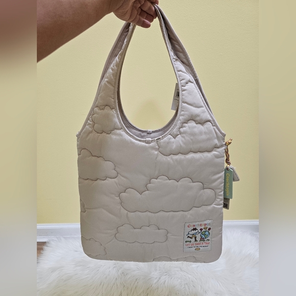Coachtopia Loop Flat Tote with Cloud Quilting - Picture 10 of 14